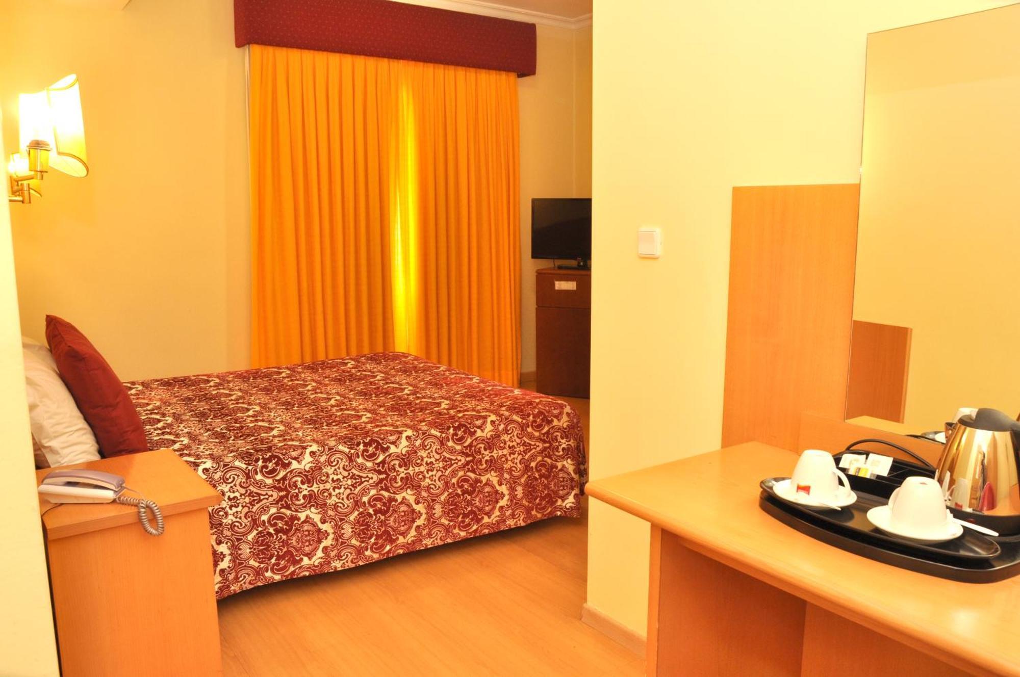 Hotel Solneve Ковильян Экстерьер фото