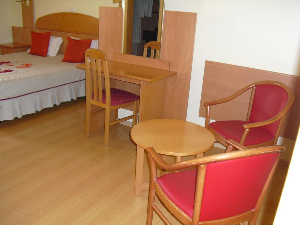 Hotel Solneve Ковильян Экстерьер фото